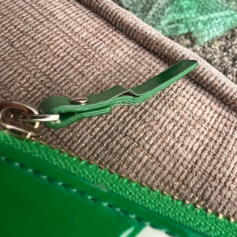 SOLD! Kate spade tennis wallet - Picture 3 of 8